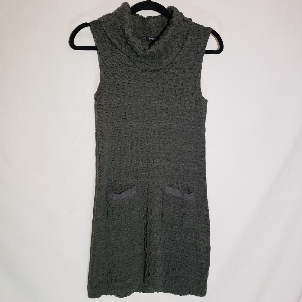 *Rhapsody* Gray cable knit dress, small